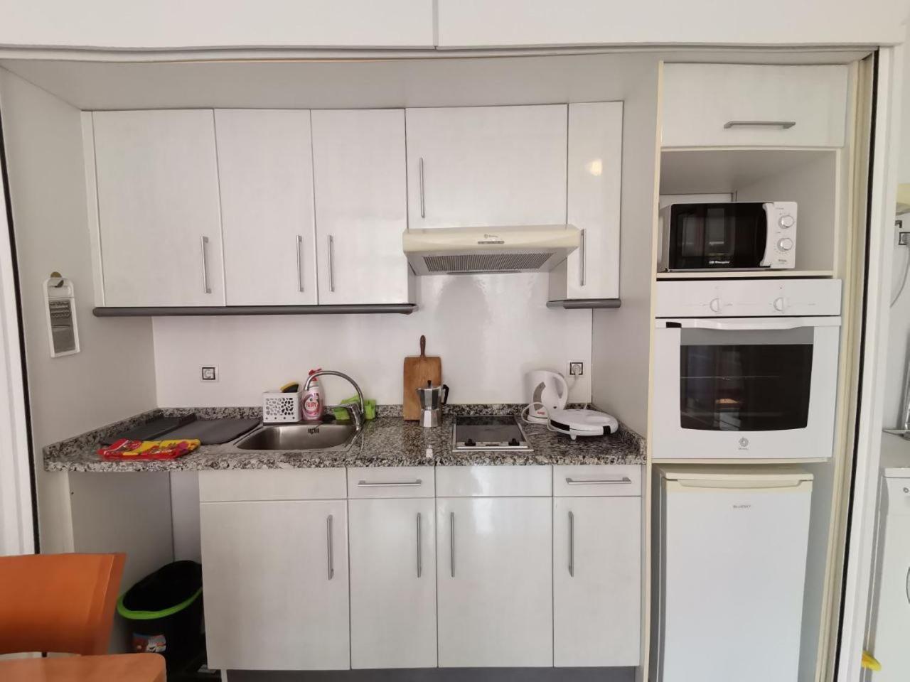Apartamento+parking +piscina A 250mts Playa Fenals Apartamento *