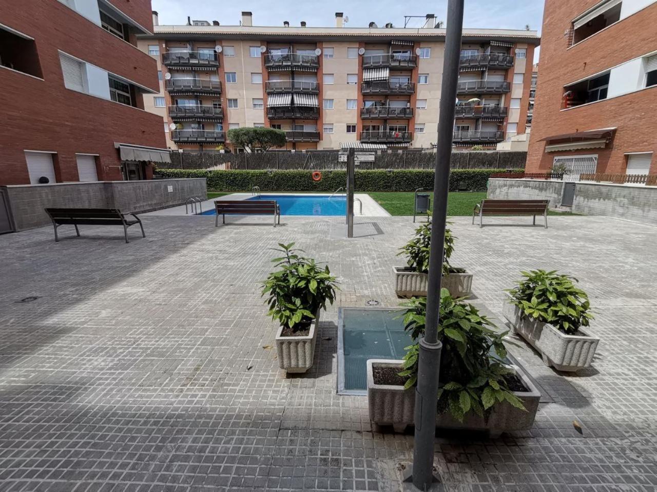 Apartamento+parking +piscina A 250mts Playa Fenals Apartamento Lloret de Mar