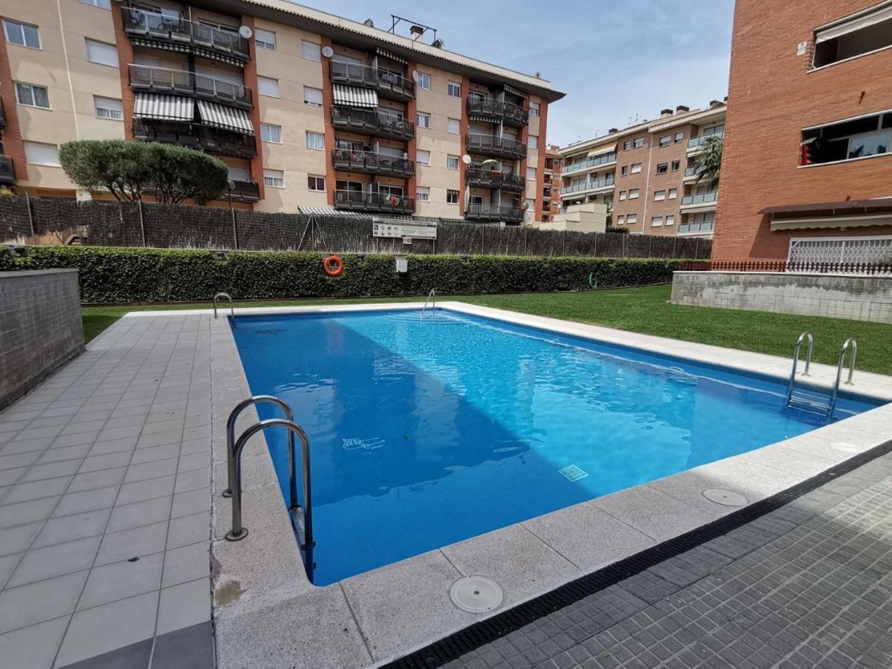 Apartamento Apartamento+parking +piscina A 250mts Playa Fenals Lloret de Mar
