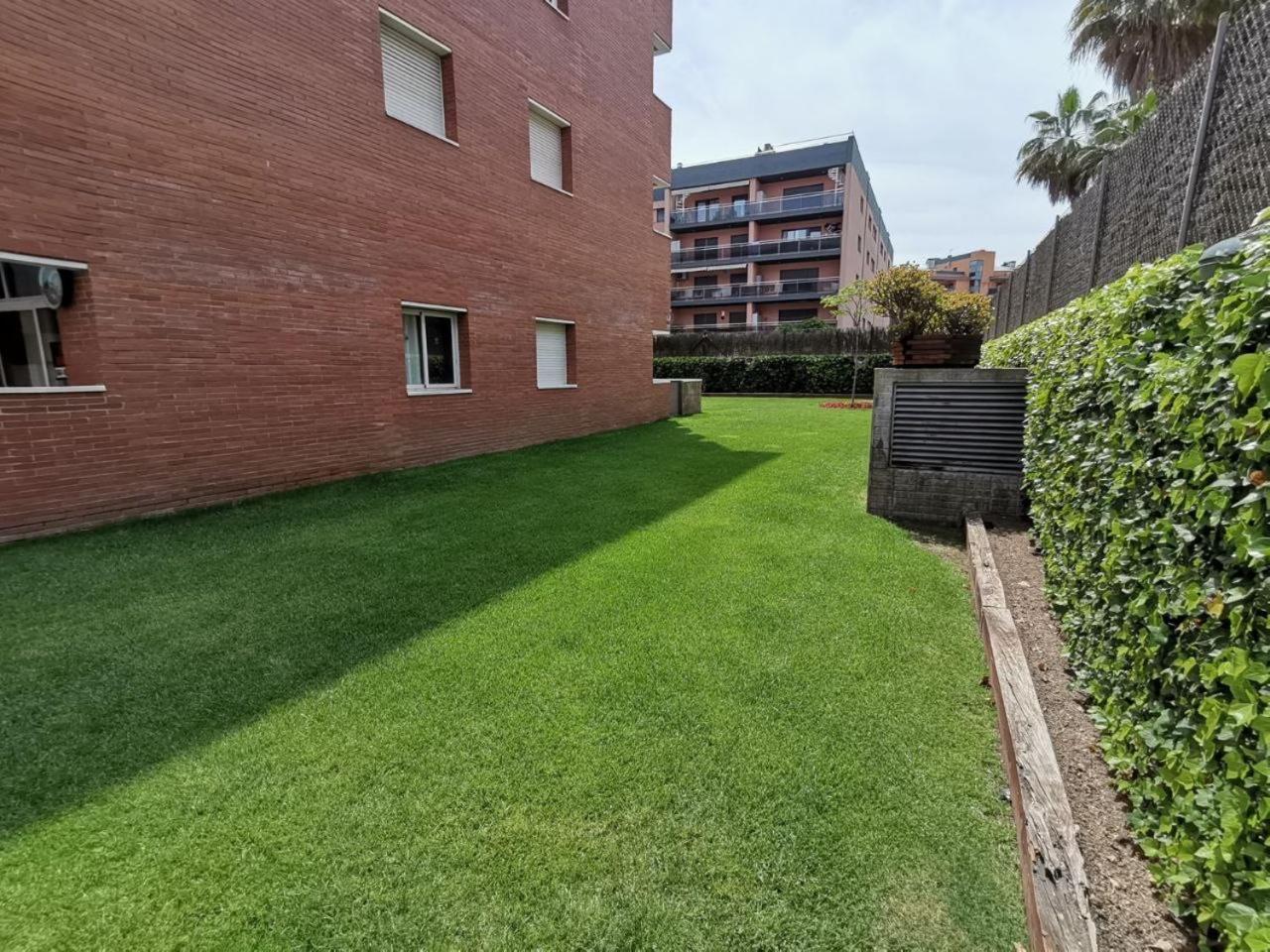 Apartamento+parking +piscina A 250mts Playa Fenals Apartamento