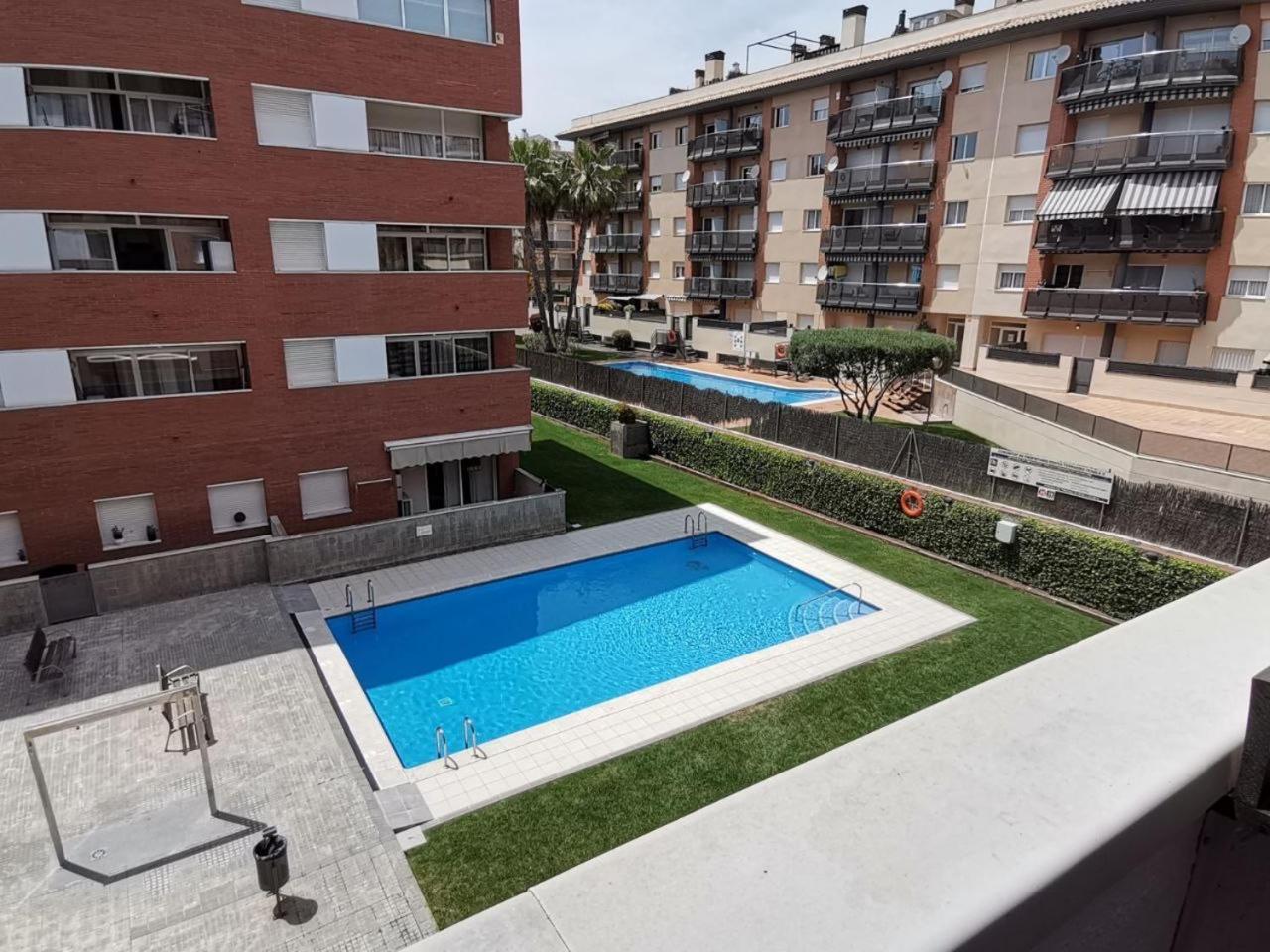 Apartamento+parking +piscina A 250mts Playa Fenals Apartamento Lloret de Mar