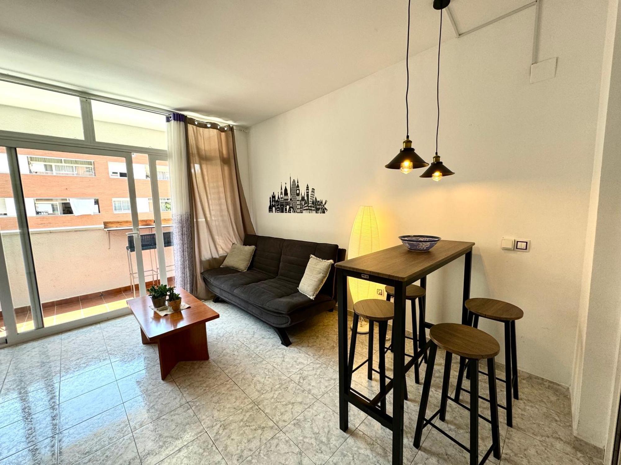 Apartamento+parking +piscina A 250mts Playa Fenals Apartamento